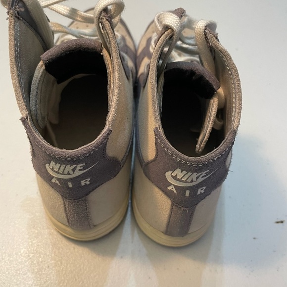 Nike Men's Beige and Dark Gray Sneakers SB-M - Picture 4 of 10